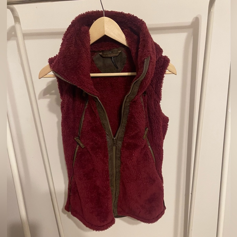 Kuhl Women's Maroon Fleece Vest
